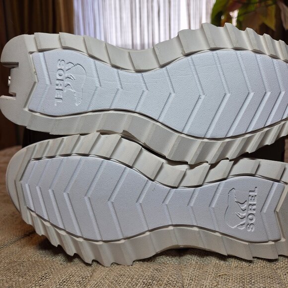 Sorel "Ona" Low Sneaker, NWOB, never worn - Picture 5 of 8